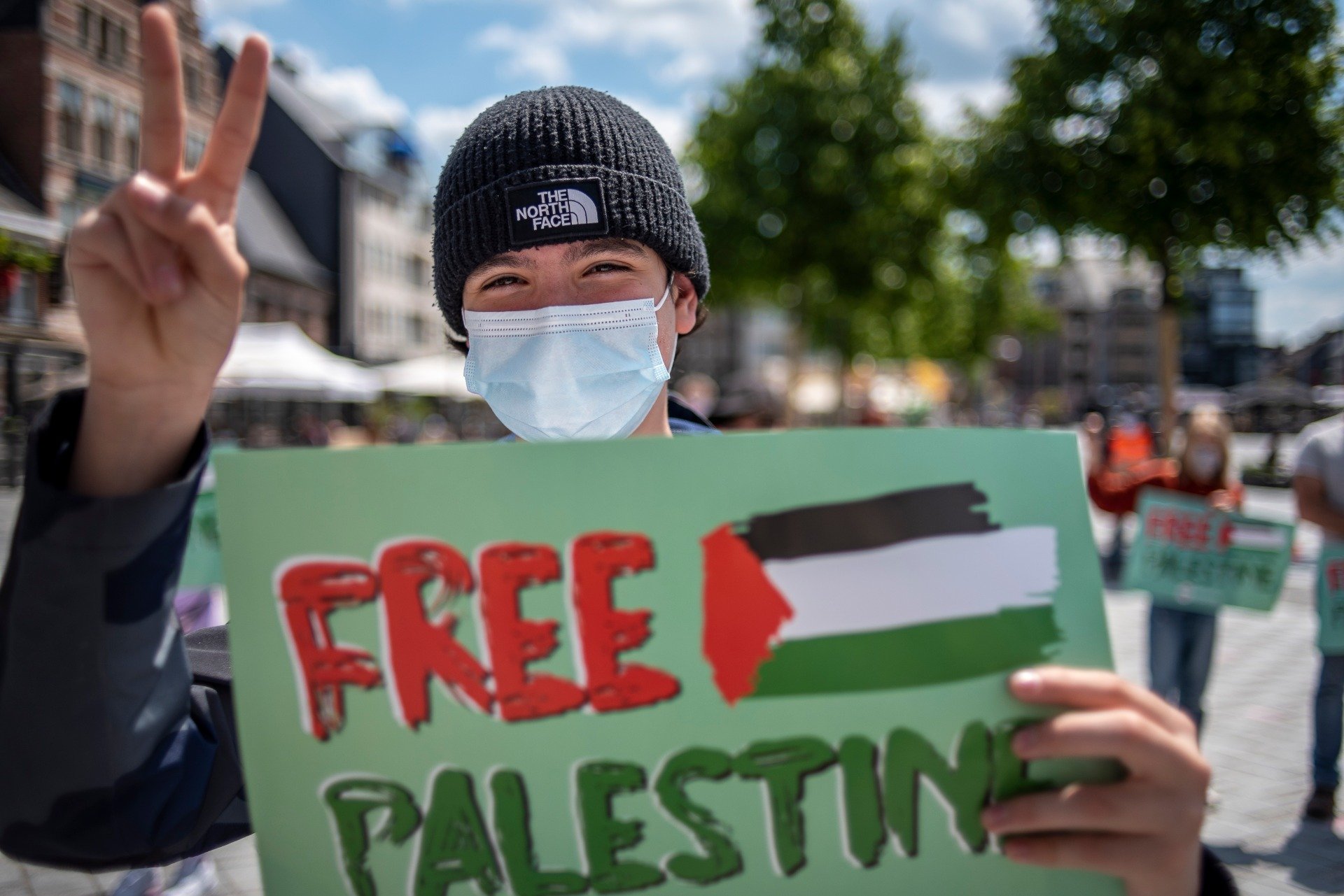 RedFox Geel komt op straat voor Palestina